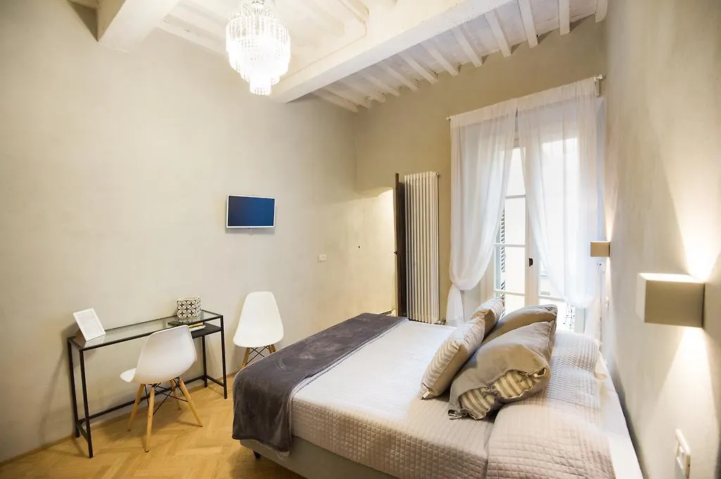 Il Piccolo Cavour Charming House B&B Arezzo Alojamento de Acomodação e Pequeno-almoço