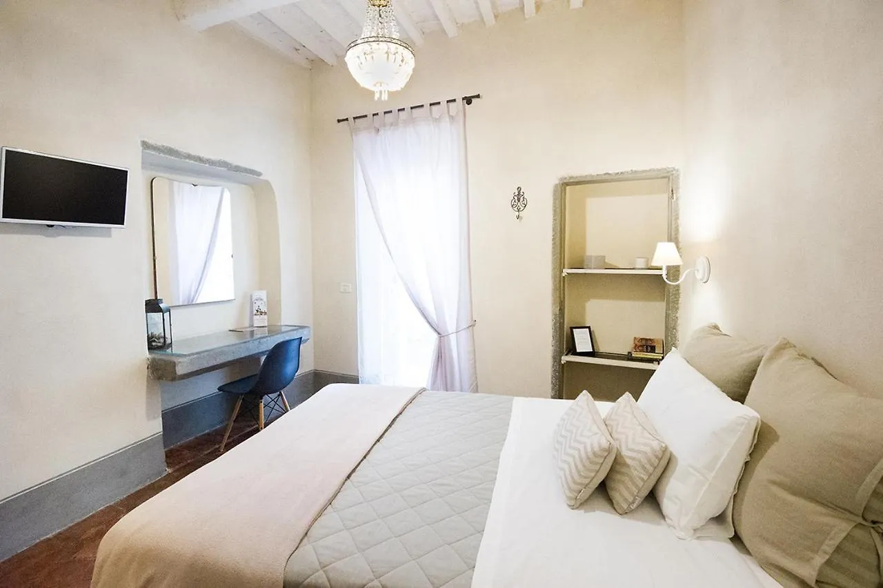 Bed & Breakfast Il Piccolo Cavour Charming House B&B Arezzo Italy